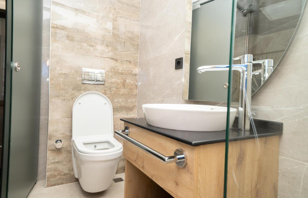 Fama Karakoey Hotel Истанбул Екстериор снимка