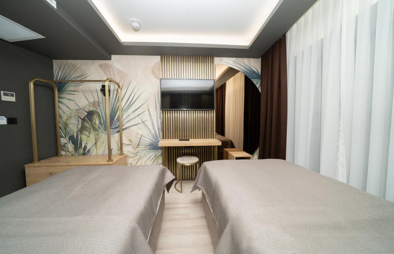 Fama Karakoey Hotel Истанбул Екстериор снимка